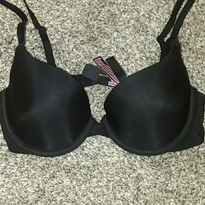 VS black bra